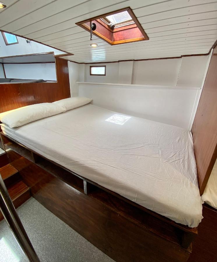 Hotel Fantastico Velero En Barcelona Sant Adria de Besos Exterior foto